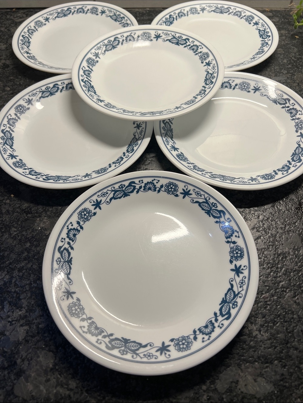 Corelle Old Town Blue Classic Blue-Trim White Dessert Plates - Set of 6 exc cond